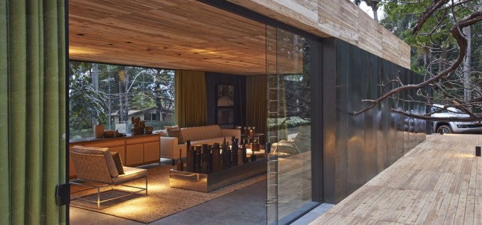 Архитектор Педро Ласаро разработал Casa Кор, приложение к дому, расположенный в Белу-Оризонти, Бразилия.