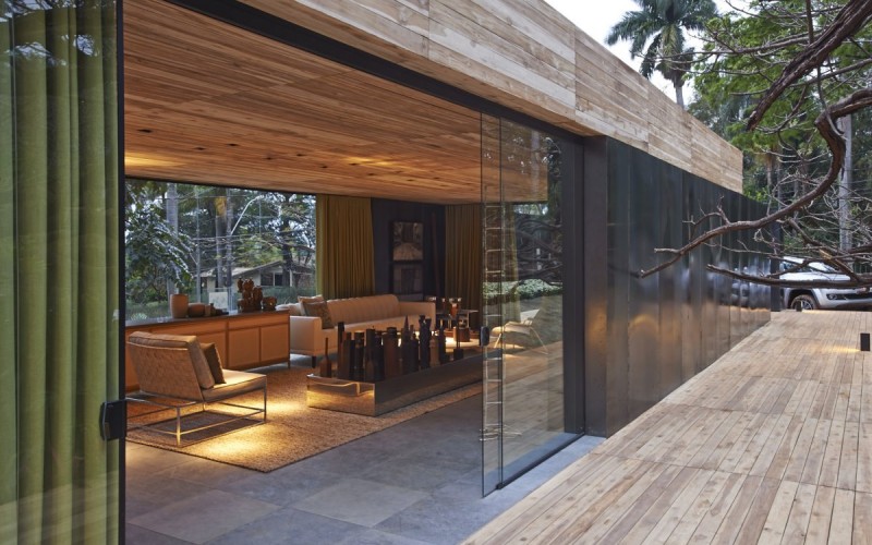 Архитектор Педро Ласаро разработал Casa Кор, приложение к дому, расположенный в Белу-Оризонти, Бразилия.