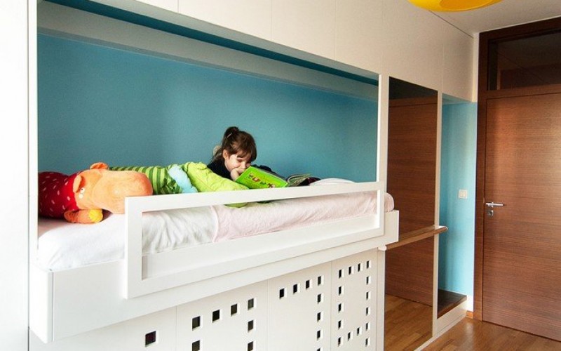 Дизайн спальни  детской в доме в Варшаве, Польша.
