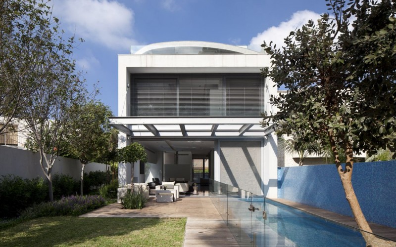 Дом расположен в пригороде Тель-Авива, Израиль.