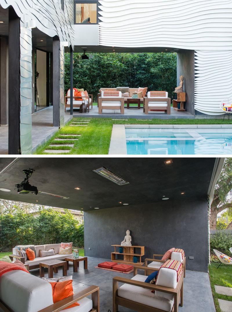 This Californian home has covered outdoor living room that's ideal for entertaining guests.