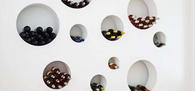Вино идея для хранения – это стены круглых вырезов-это творческий путь, чтобы набрать в бутылки