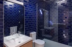 Ванная комната идеи дизайна – смешивать и сочетать глянцевые и матовые плитки