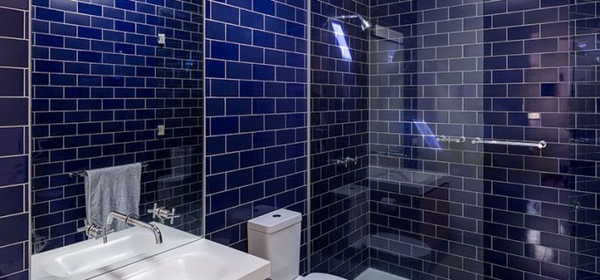 Ванная комната идеи дизайна – смешивать и сочетать глянцевые и матовые плитки