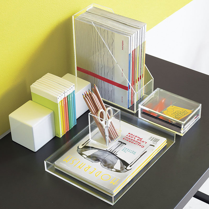 Desk Organization Ideas - 6 Easy Ways You Can Organize Your Desk To Make It More Inviting // Create a cohesive look or theme.