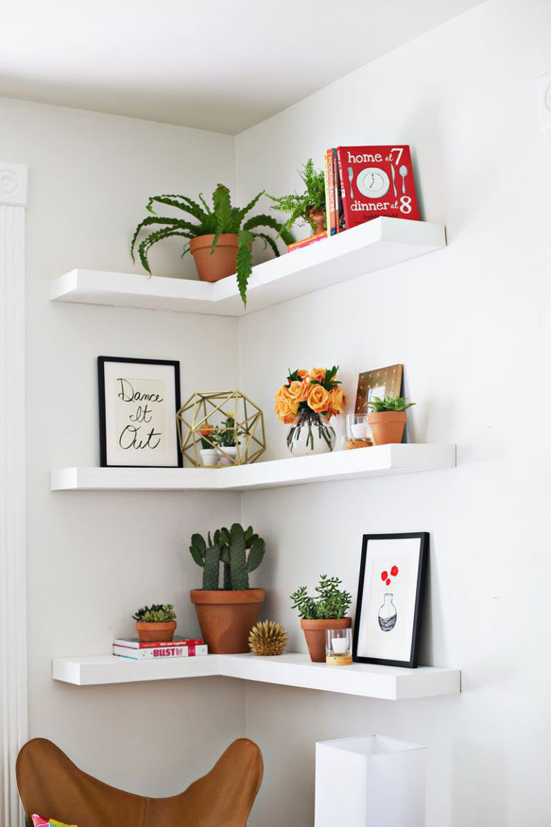 10 Small Living Room Ideas // Put Your Corners To Work And Fill Them With Shelves Or Lighting