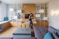 Этот интерьер квартиры наполнен творческим хранения и декора идеи