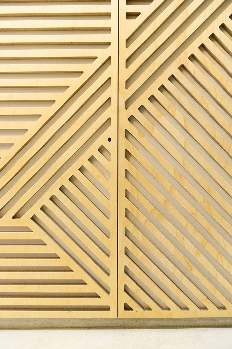This decorative wooden panels were used as wall decor in a contemporary restaurant in Paris.